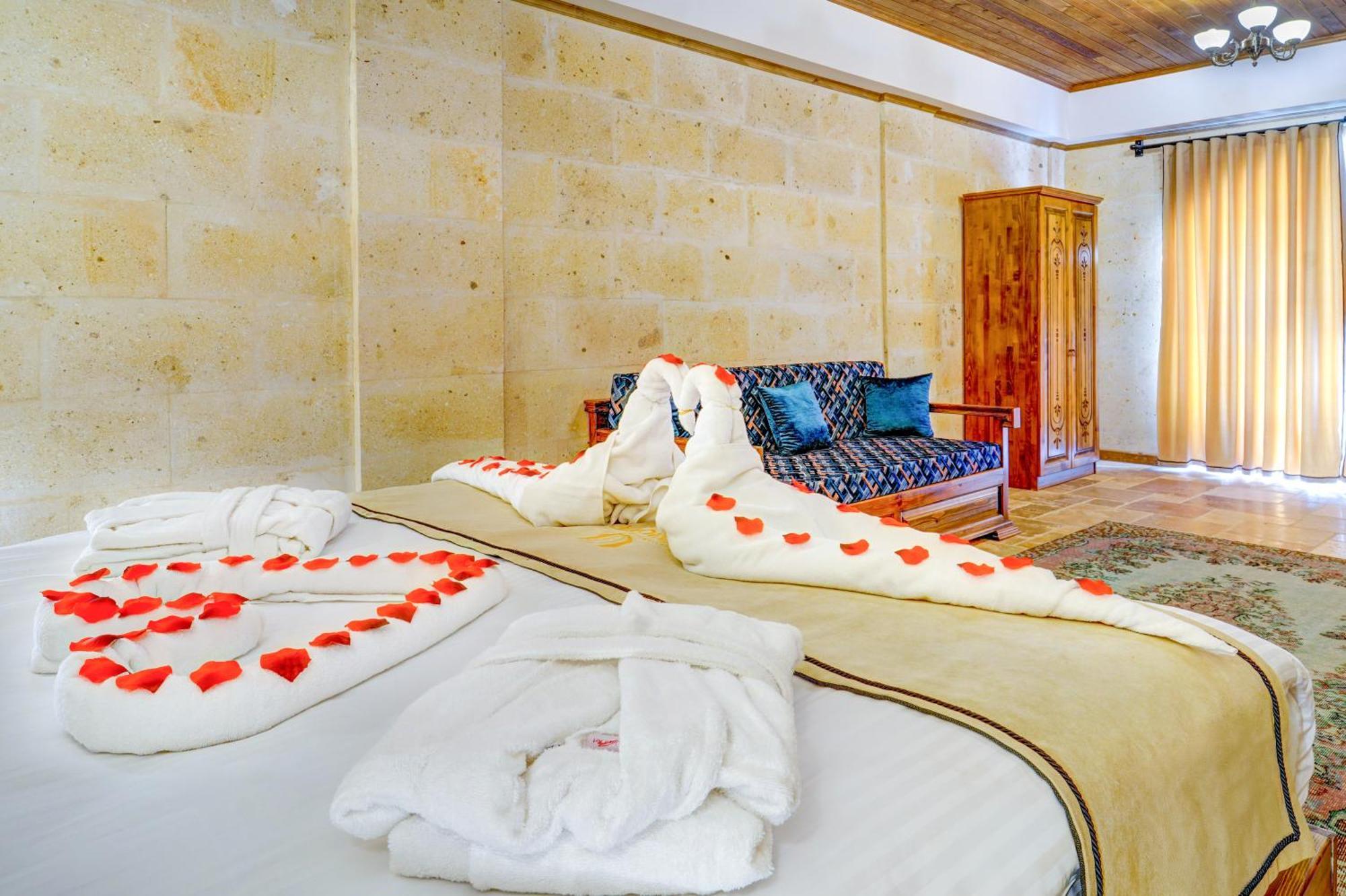 Unique Cappadocia Palace Goreme Exterior photo
